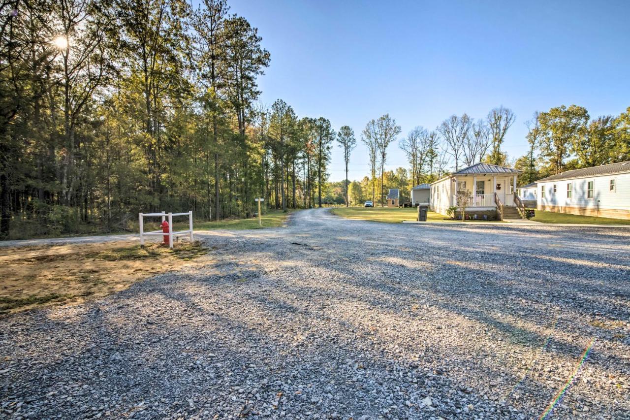 Chic Cottage Retreat With Grill, 2 Mi To Msu! ستاركفيل المظهر الخارجي الصورة